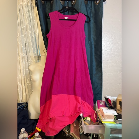 Time and Tru Dresses & Skirts - Time and True Sleeveless Colorblock A-Line Dress in Fuchsia/Pink High/Low